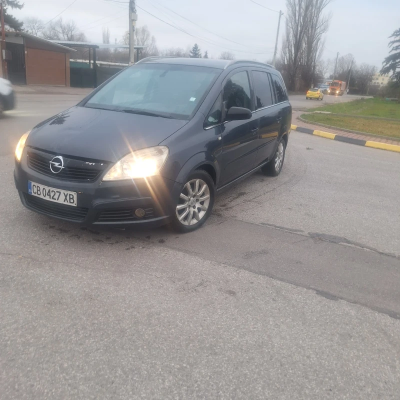 Opel Zafira 1.9, снимка 5 - Автомобили и джипове - 52693438