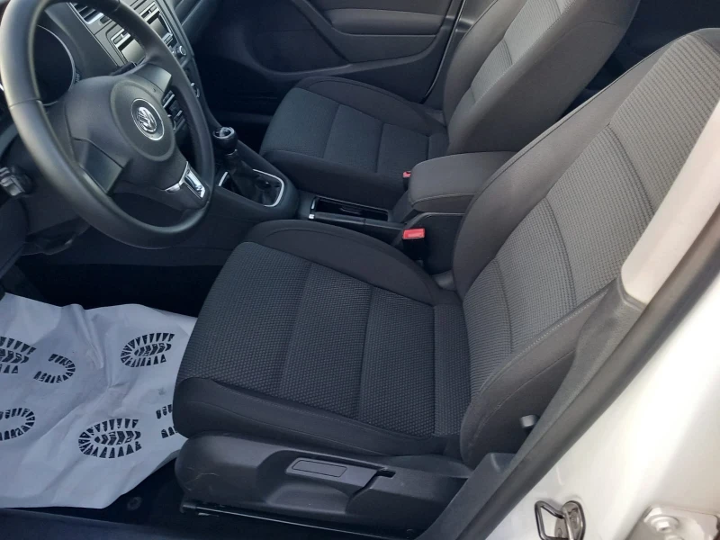 VW Golf 1.6TDI, снимка 7 - Автомобили и джипове - 52914271