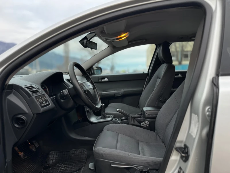 Volvo V50 1.6HDI/ИТАЛИЯ, снимка 9 - Автомобили и джипове - 53095605
