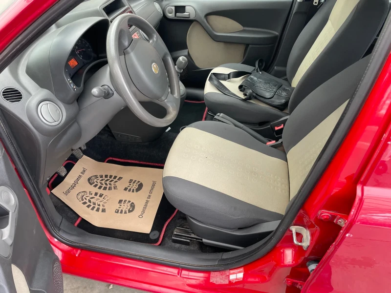 Fiat Panda 1.2i* РЕГИСТРИРАНА/КЛИМА/4 ВРАТИ, снимка 8 - Автомобили и джипове - 53594990