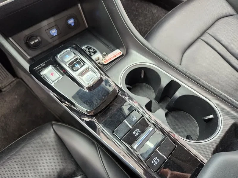 Hyundai Sonata 2.0 LPG, снимка 17 - Автомобили и джипове - 55011920