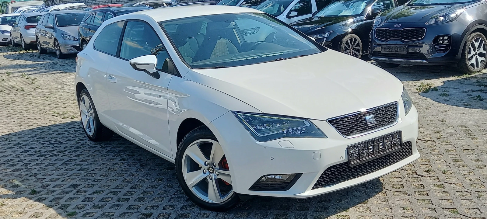 Seat Leon 2.0TDi FR SPORT ИЗКЛЮЧИТЕЛН СЕРВ КНИЖК ОБСЛУЖН НОВ - изображение 2