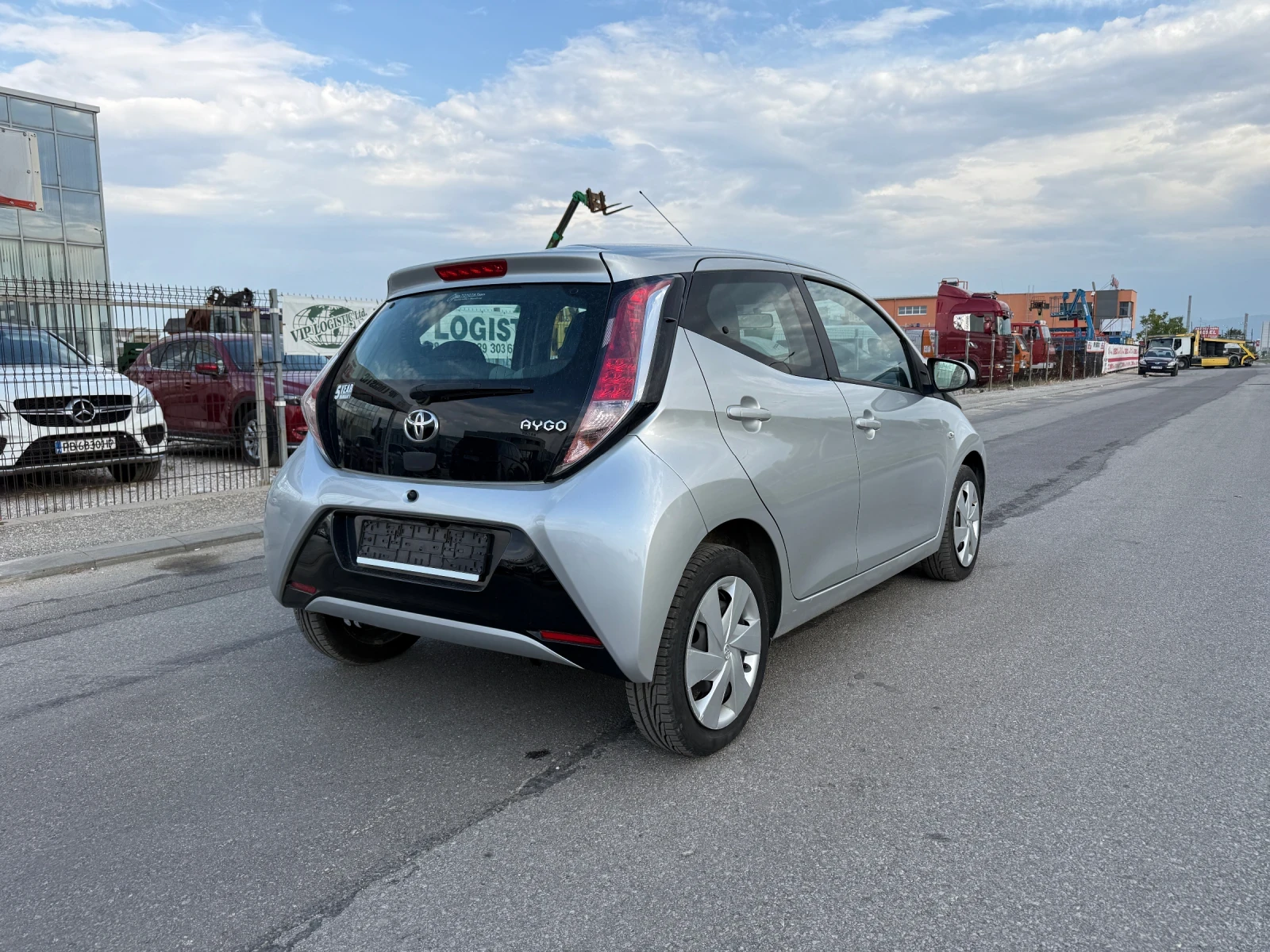 Toyota Aygo 1.0VVT-I* АВТОМАТИК* LED* NAVI* БЕЗУПРЕЧНА* EURO6B - изображение 6