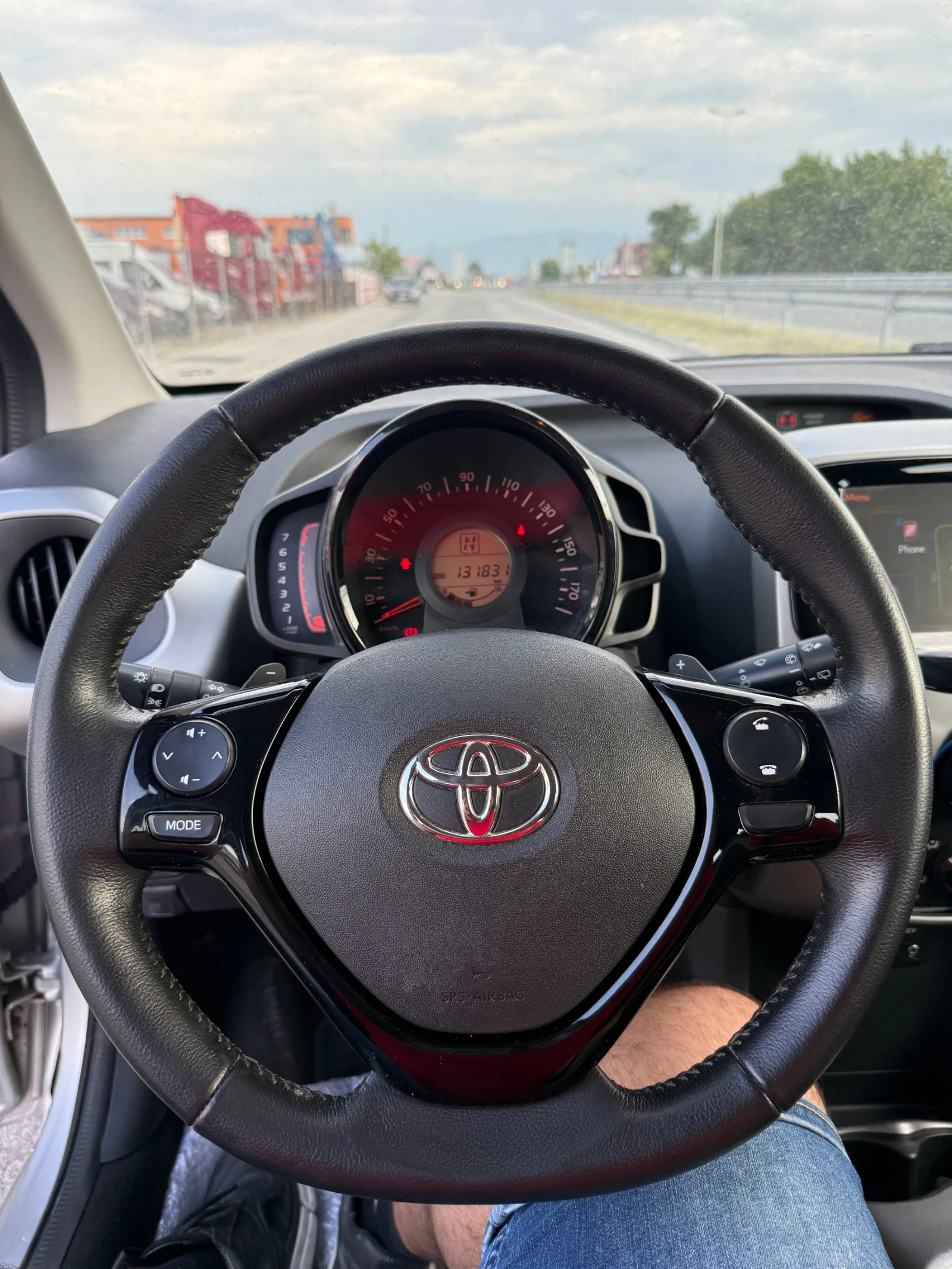 Toyota Aygo 1.0VVT-I* АВТОМАТИК* LED* NAVI* БЕЗУПРЕЧНА* EURO6B - изображение 9