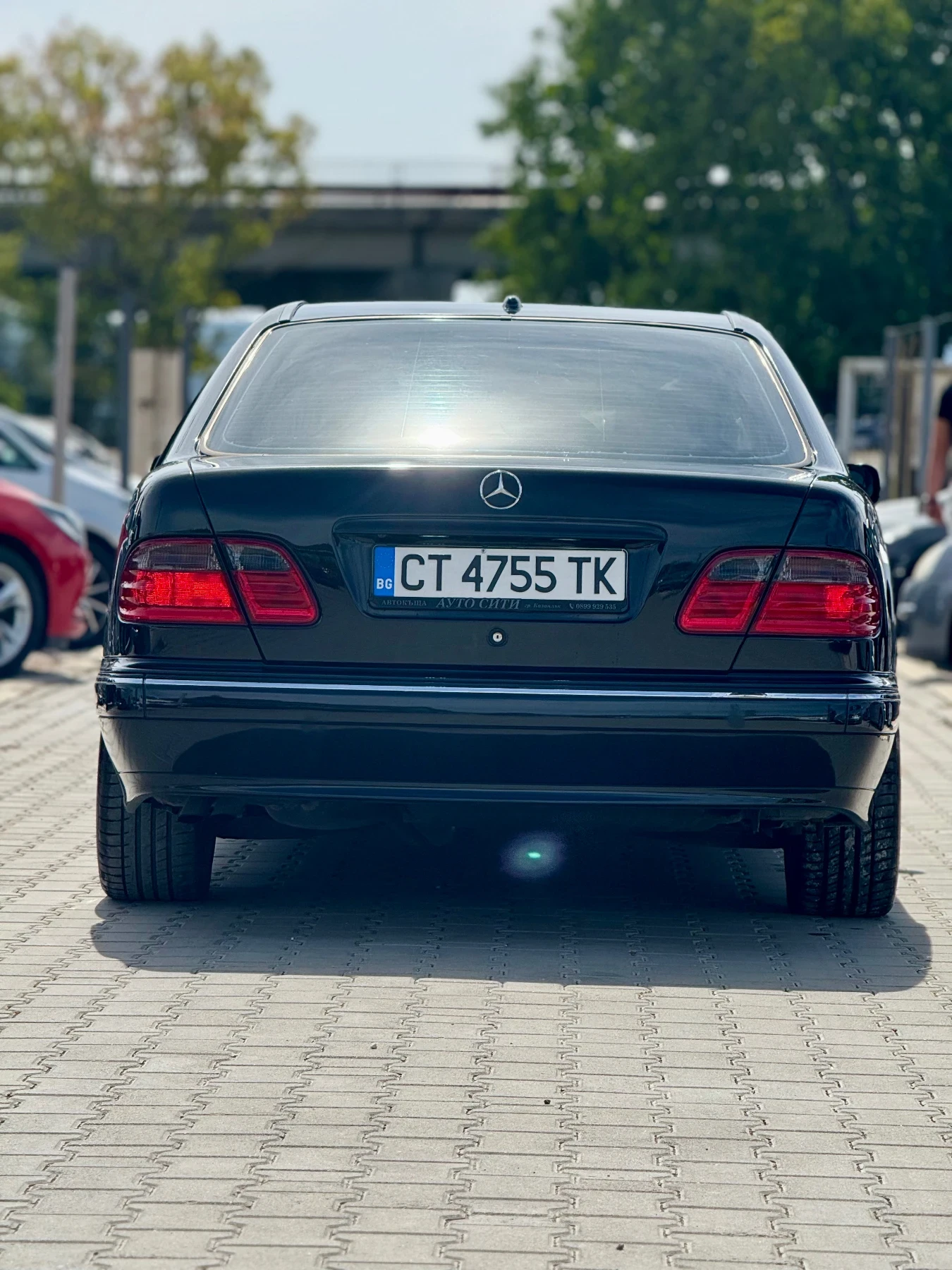 Mercedes-Benz E 320 Обслужен* 3.2* Нови гуми* Топ Състояние* Клима*  - изображение 8