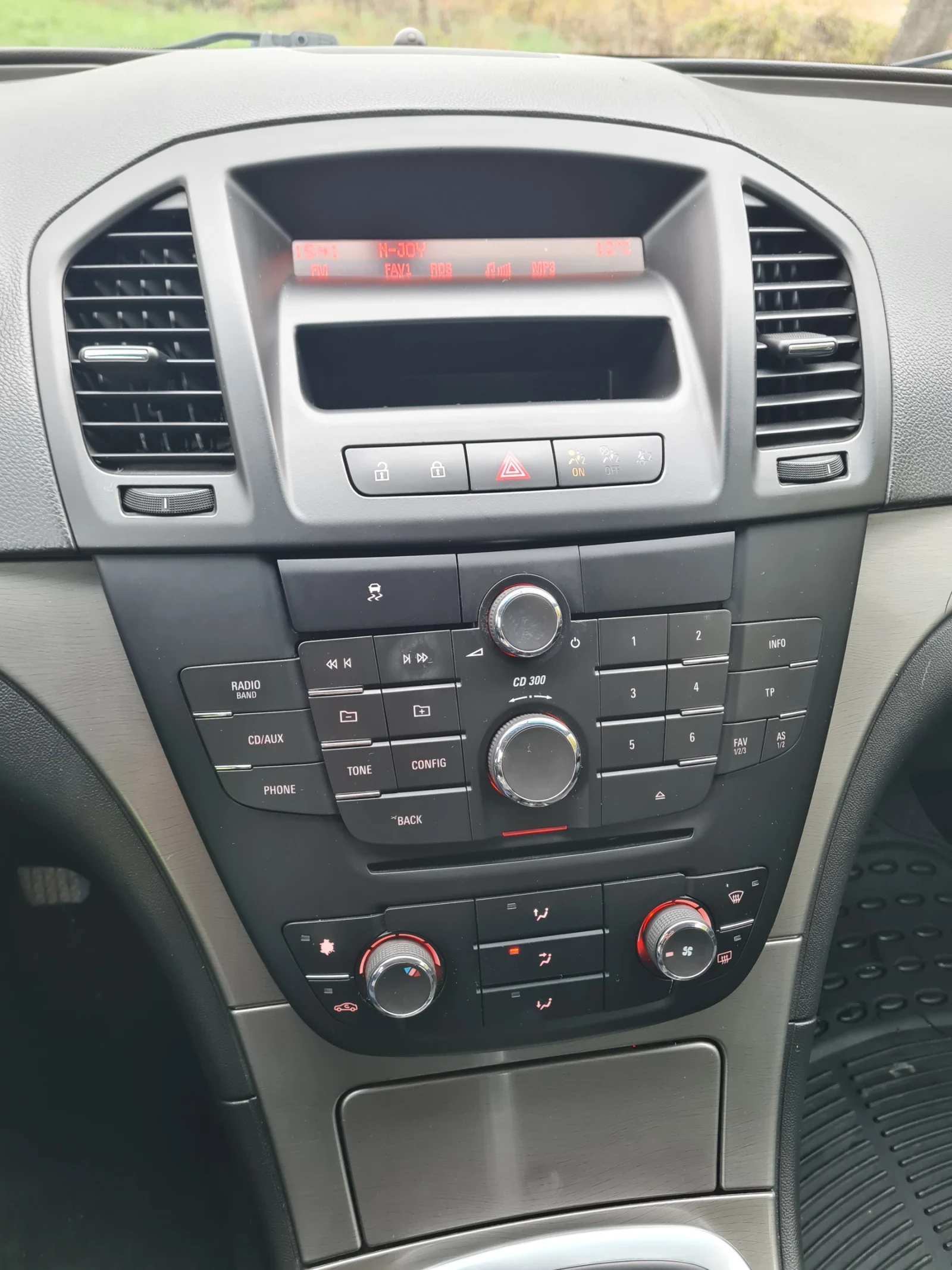 Opel Insignia 1.8.140.. 2011.  | Mobile.bg   8