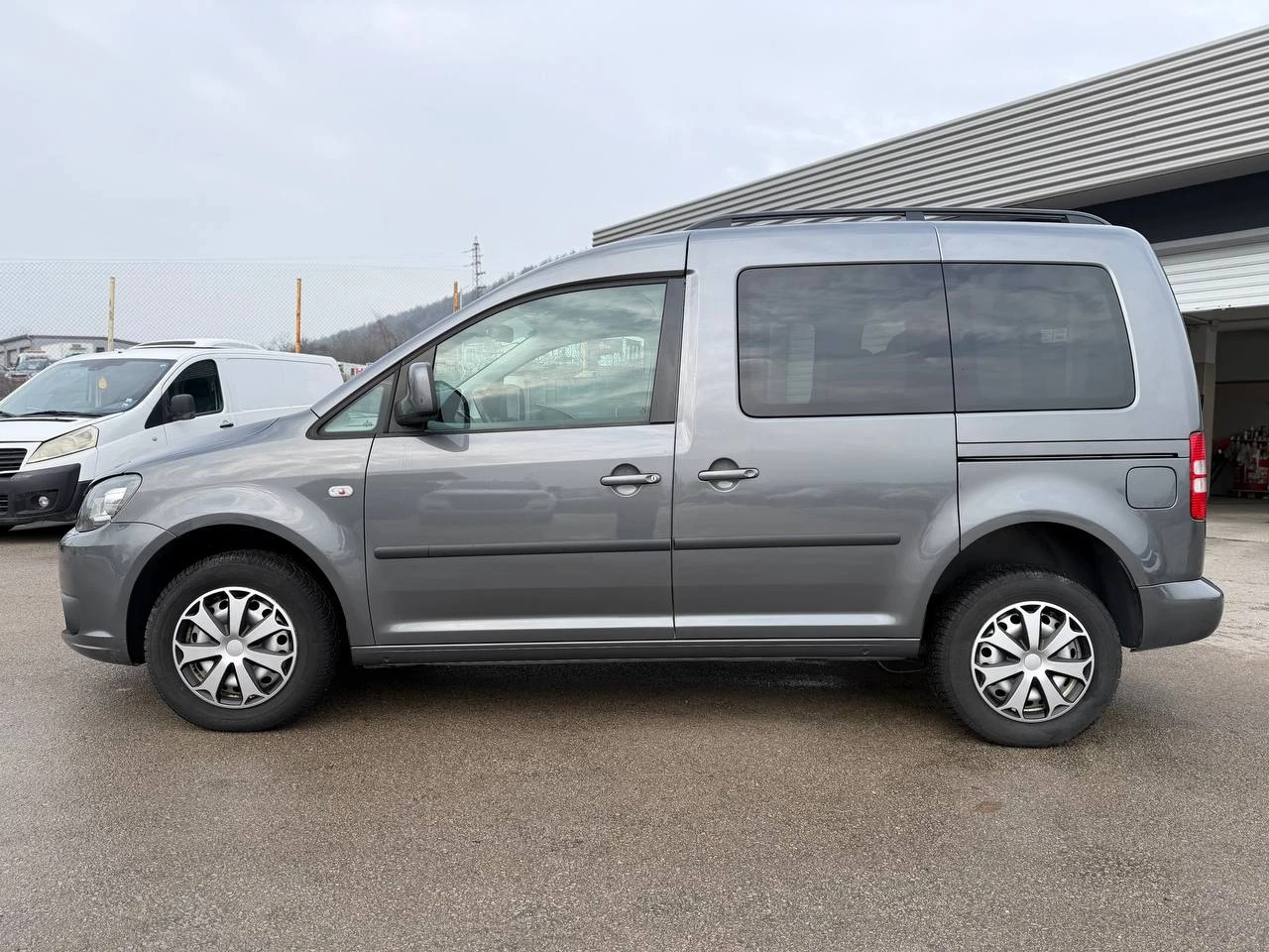 VW Caddy 2.0TDI 4x4 NAVI - изображение 8