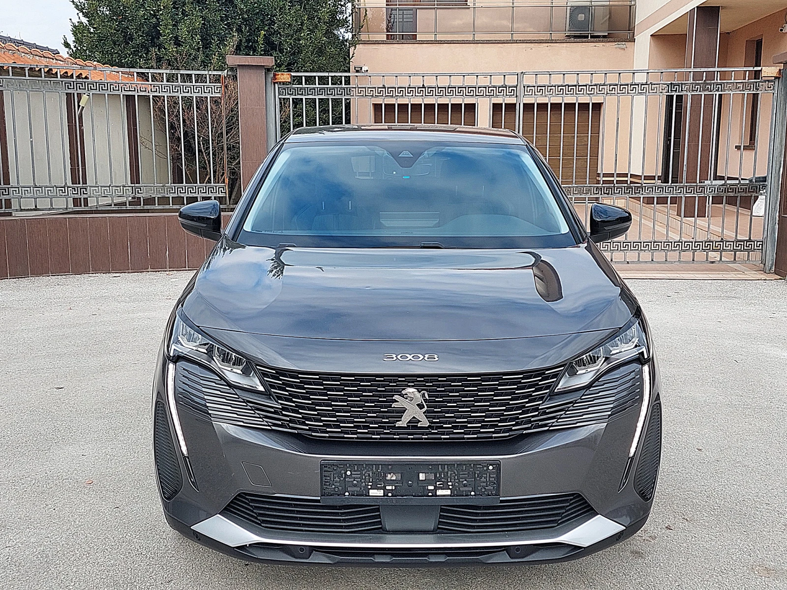 Peugeot 3008 New Line GT 1.6 Plug-in HYBRID e-EAT8 - изображение 2