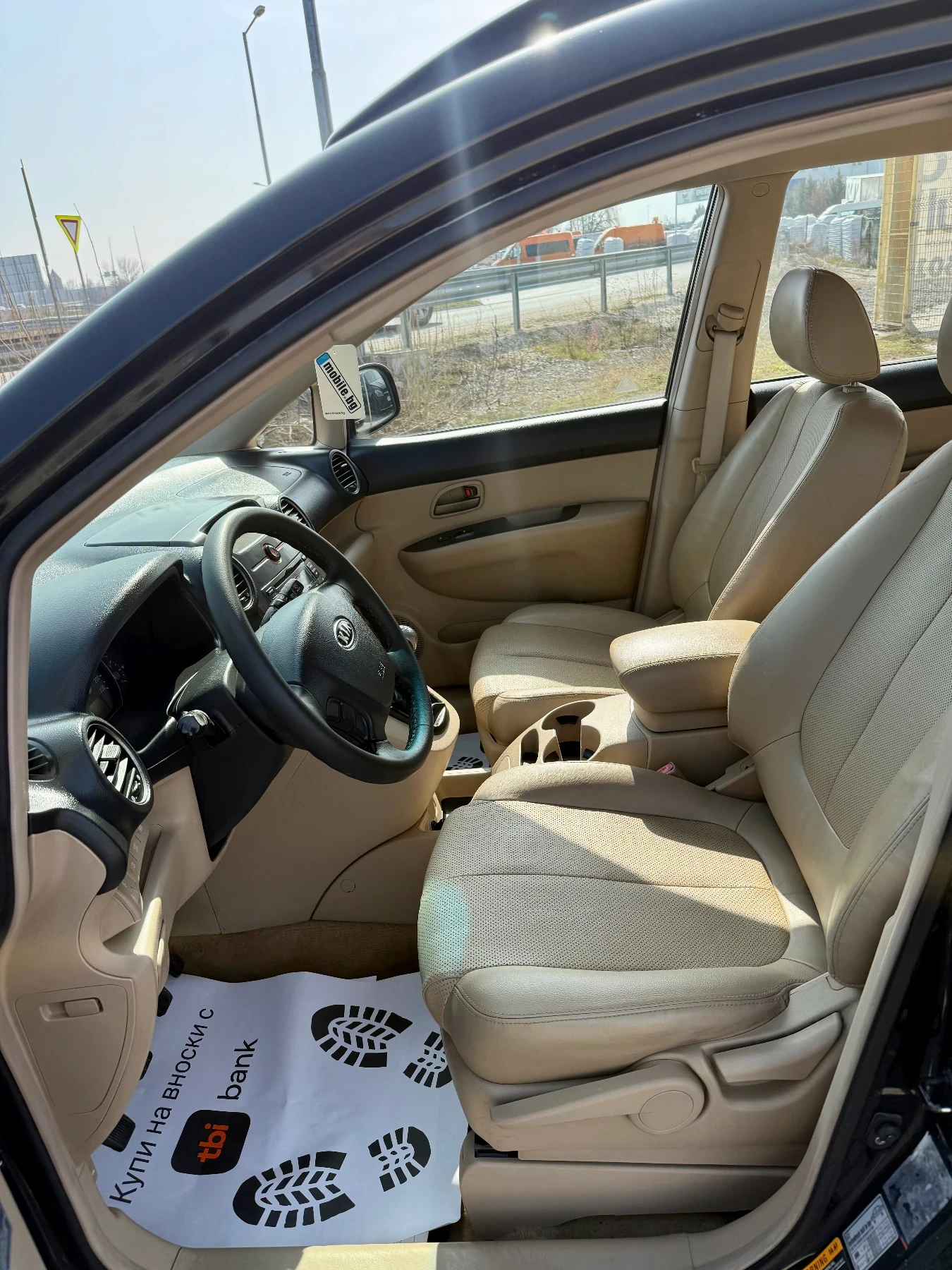 Kia Carens 2.0CRDI, снимка 9 - Автомобили и джипове - 53732026