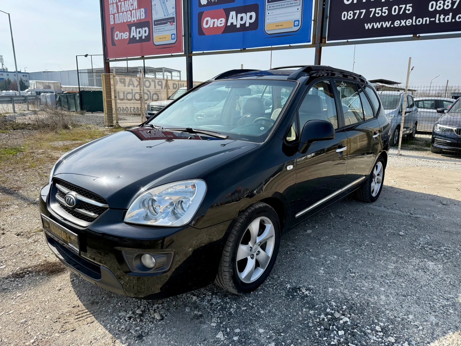 Kia Carens 2.0CRDI, снимка 2 - Автомобили и джипове - 53732026