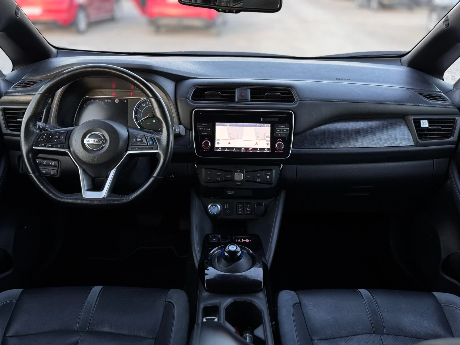 Nissan Leaf  Пълна сервизна история/фул екстра, снимка 7 - Автомобили и джипове - 53819153