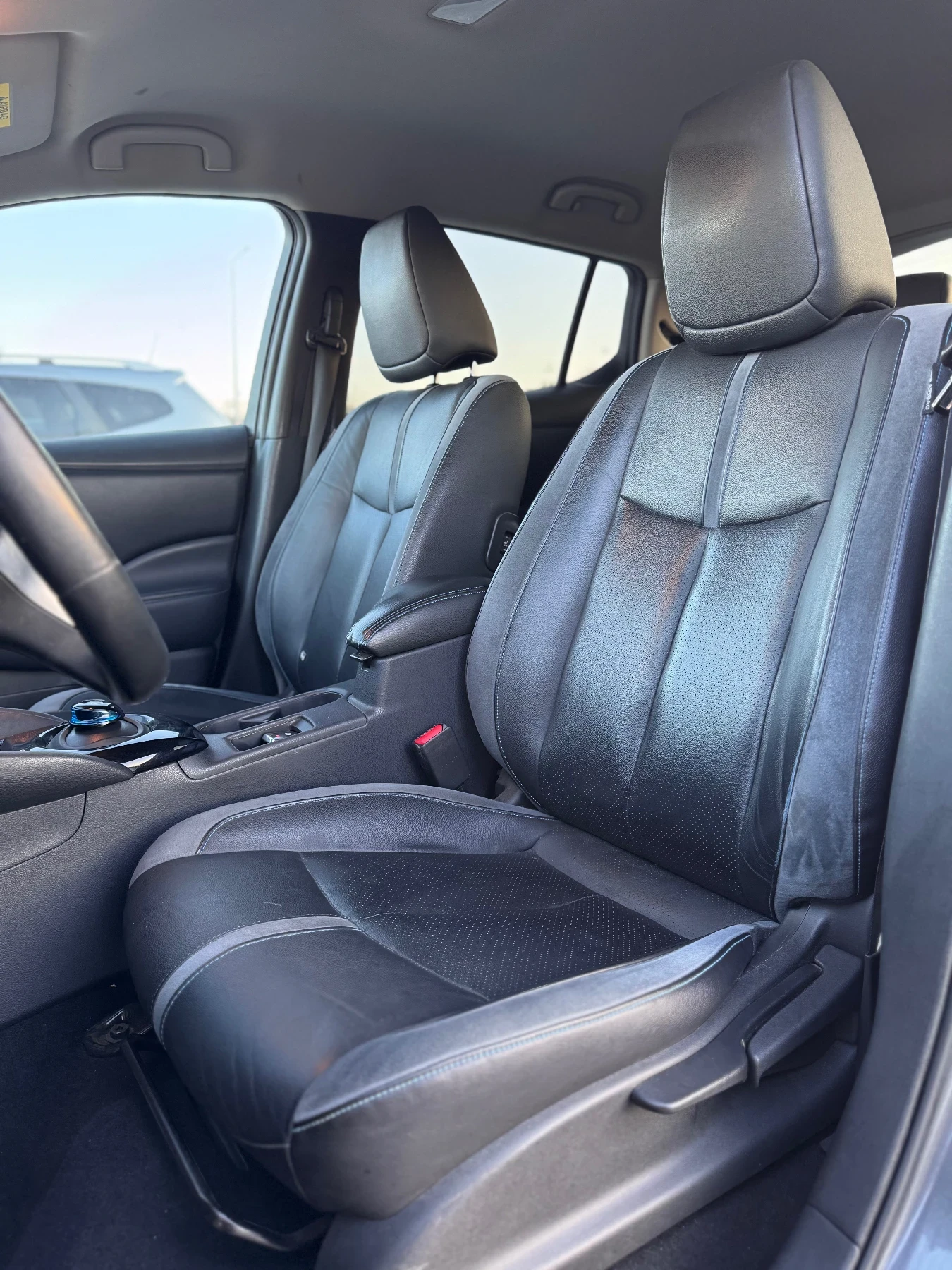 Nissan Leaf  Пълна сервизна история/фул екстра, снимка 12 - Автомобили и джипове - 53819153