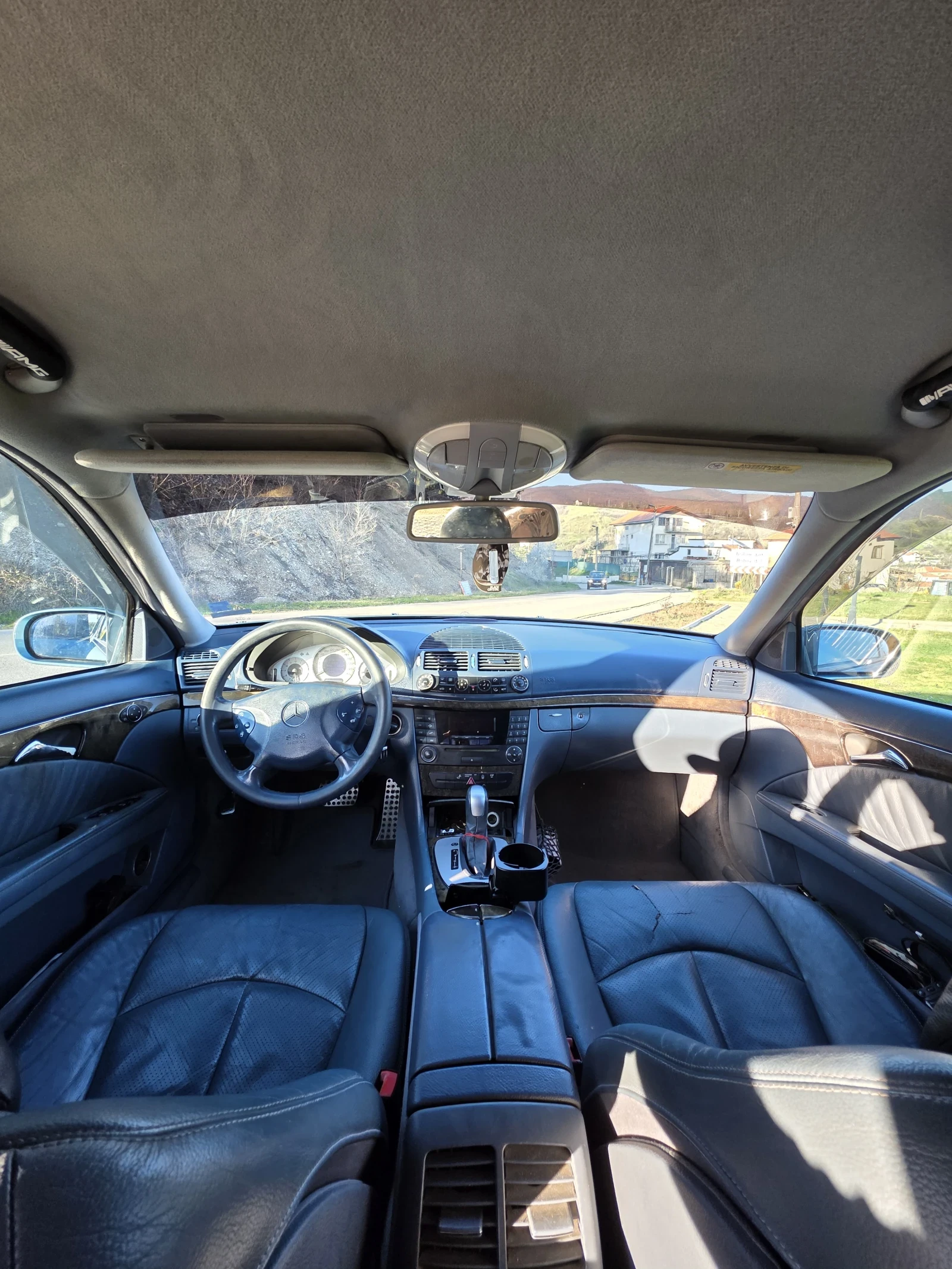 Mercedes-Benz E 240, снимка 5 - Автомобили и джипове - 54100577