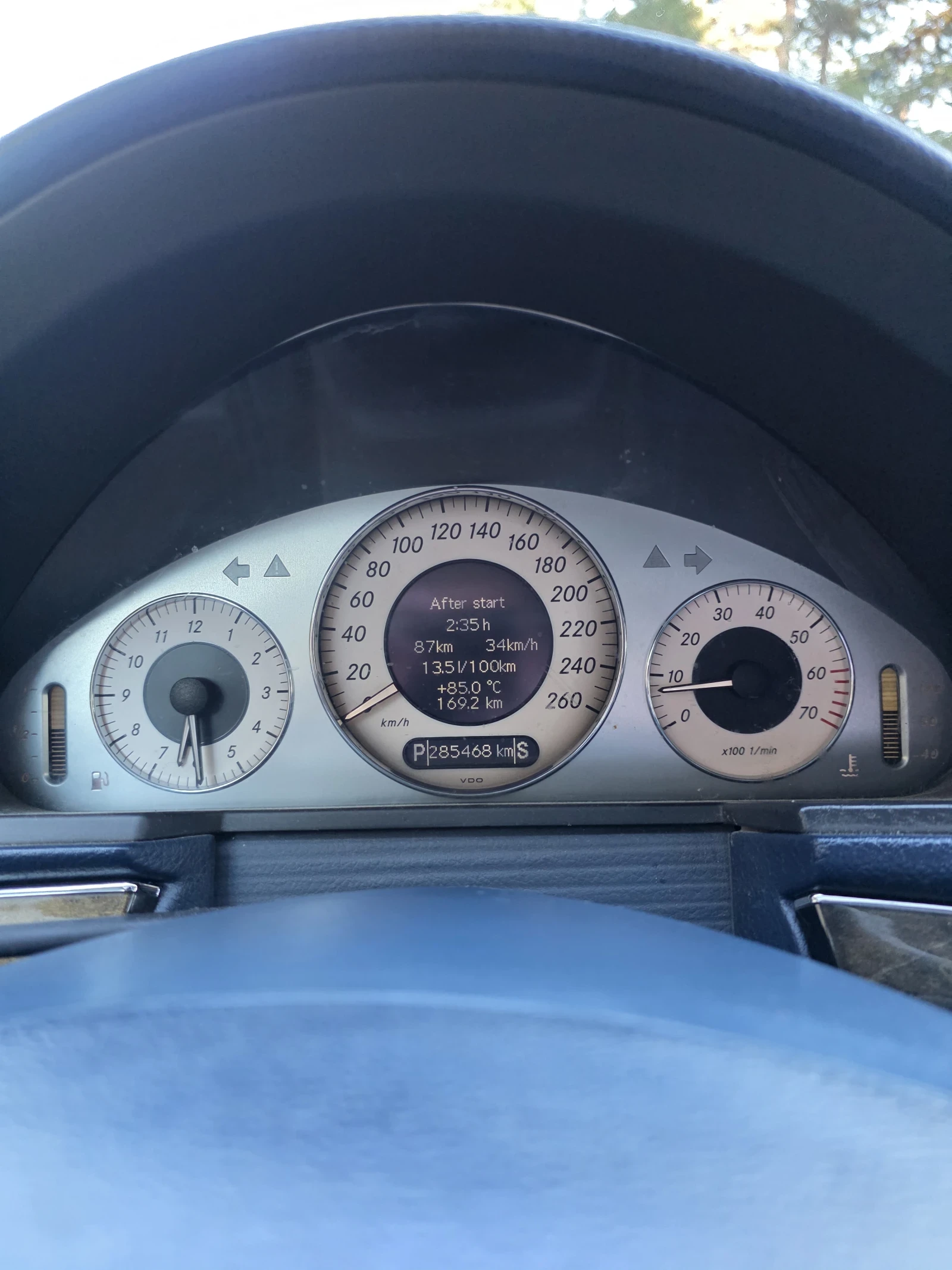 Mercedes-Benz E 240, снимка 8 - Автомобили и джипове - 54100577