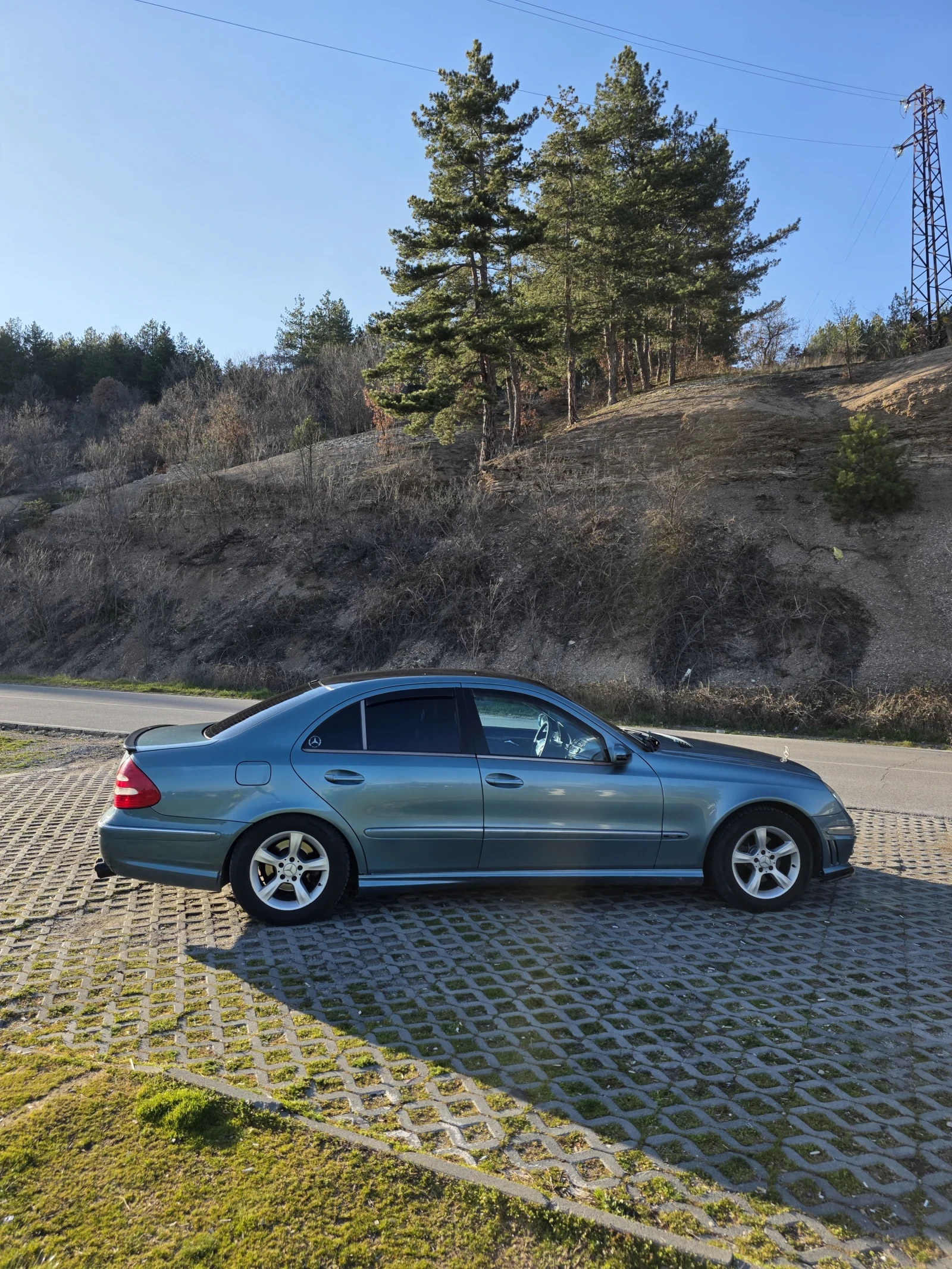 Mercedes-Benz E 240, снимка 4 - Автомобили и джипове - 54100577