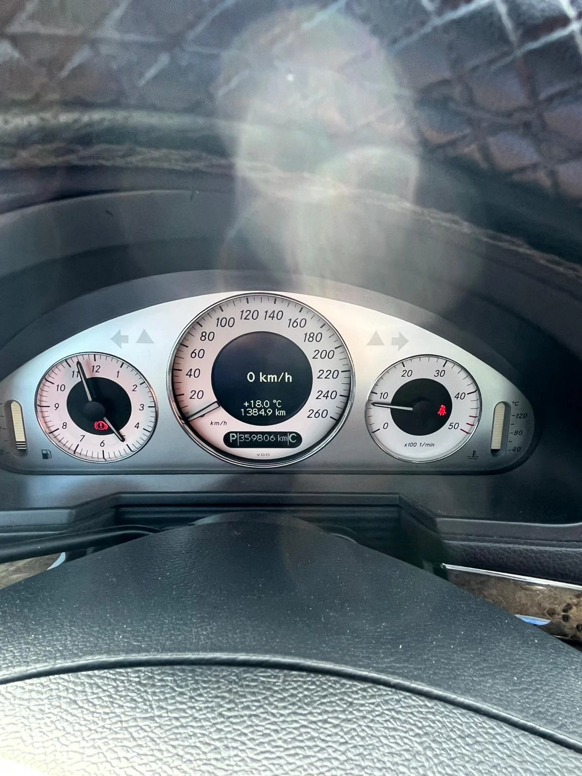 Mercedes-Benz E 220, снимка 4 - Автомобили и джипове - 54202169