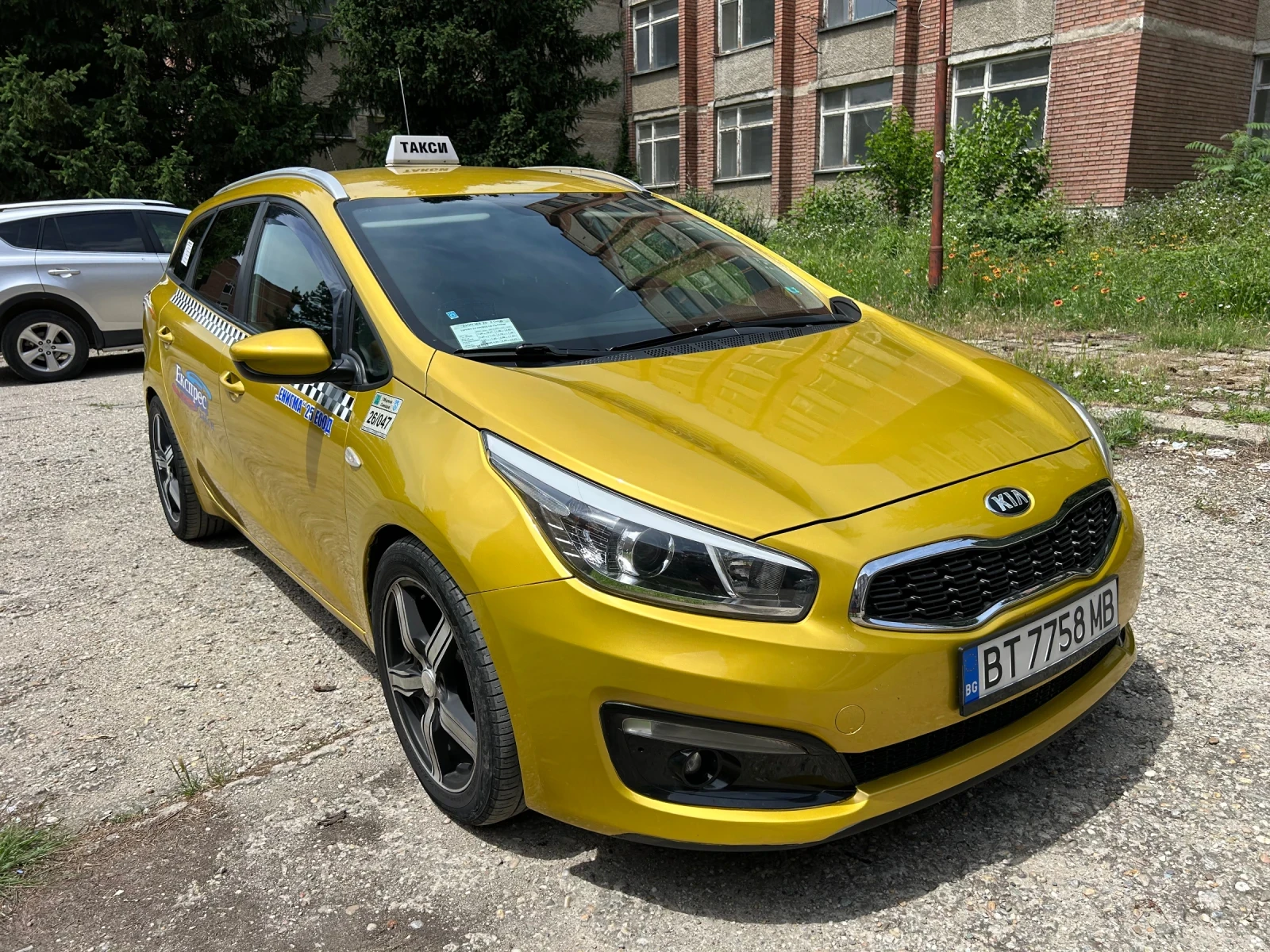 Kia Ceed 1.6 crdi, снимка 6 - Автомобили и джипове - 54763066