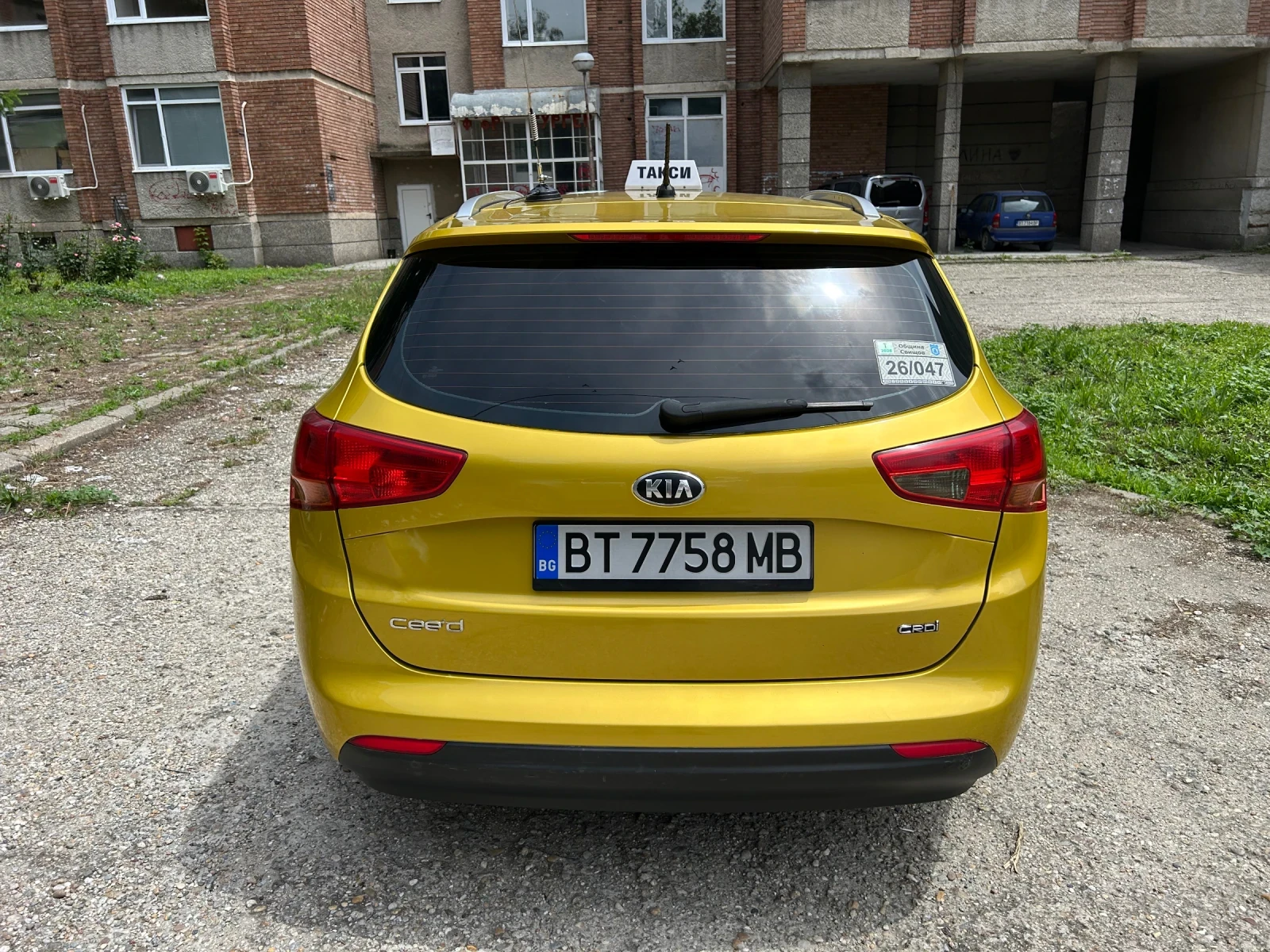 Kia Ceed 1.6 crdi, снимка 4 - Автомобили и джипове - 54763066