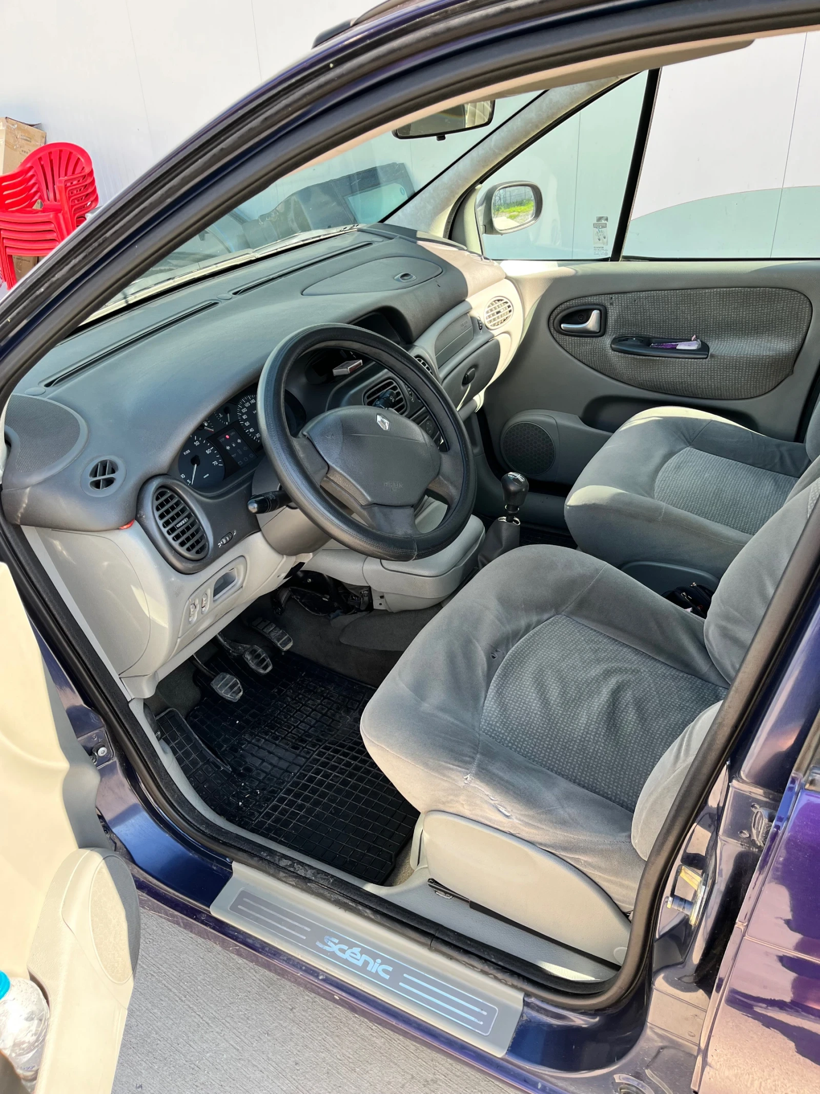 Renault Scenic 1.9 dci, снимка 5 - Автомобили и джипове - 54766508