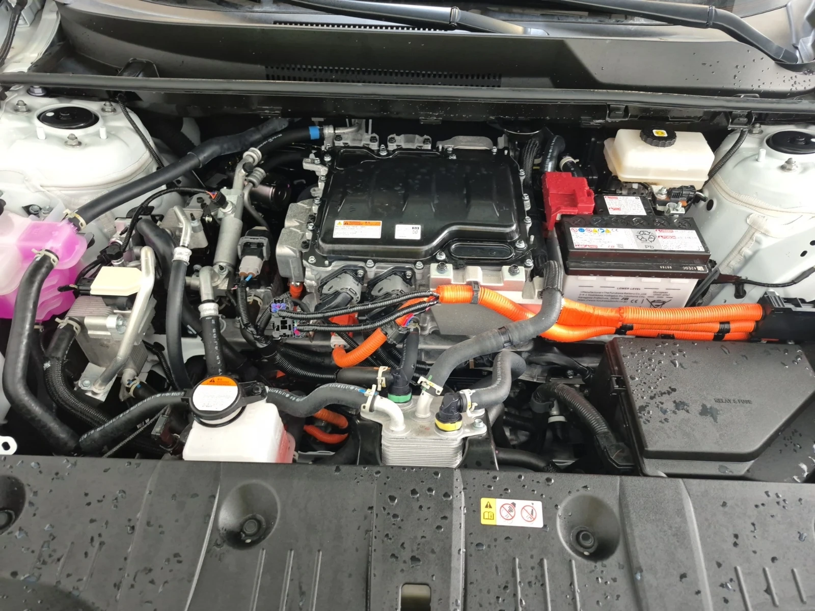 Toyota bZ4X LE, снимка 17 - Автомобили и джипове - 54934619