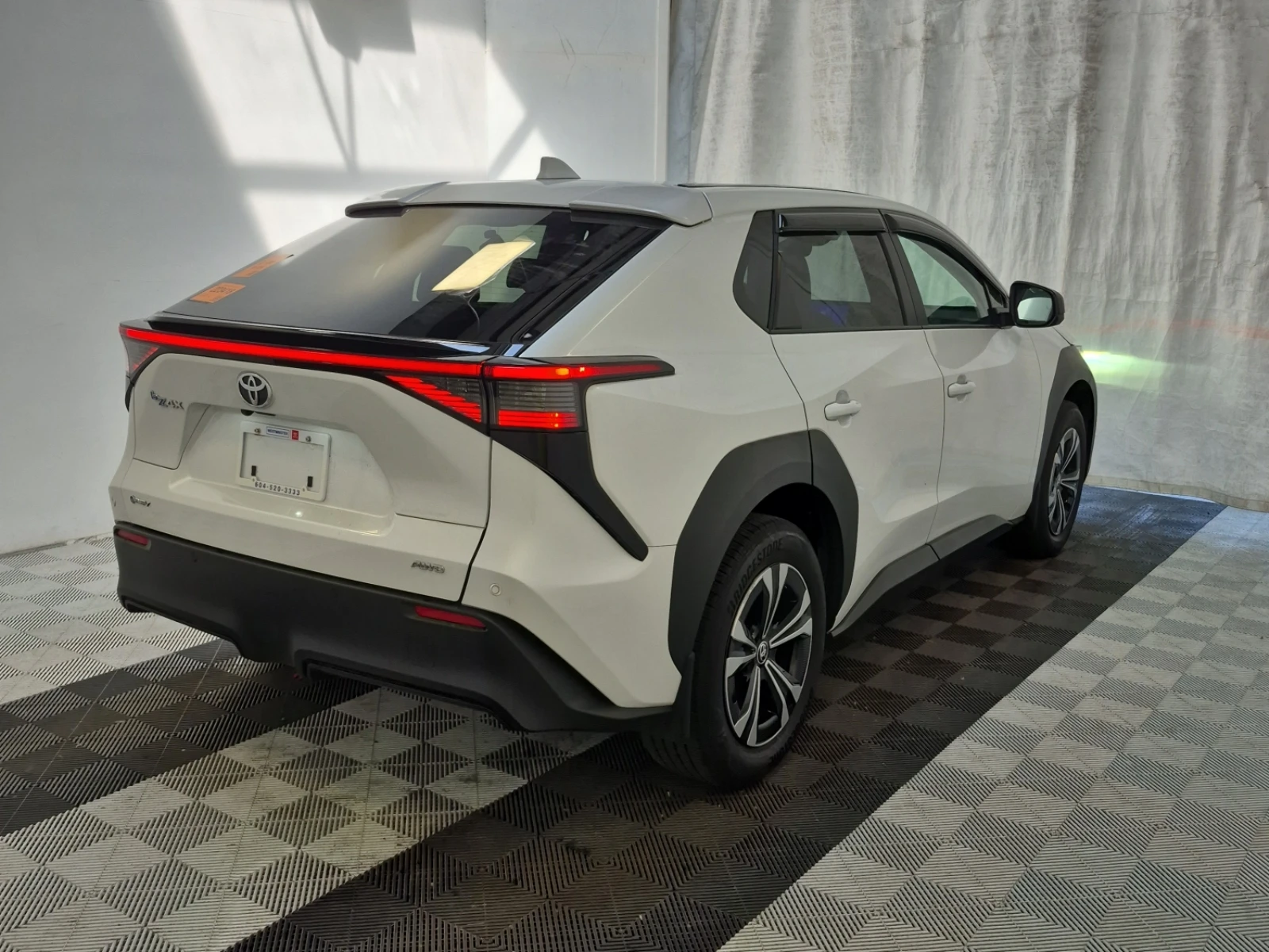 Toyota bZ4X LE, снимка 2 - Автомобили и джипове - 54934619