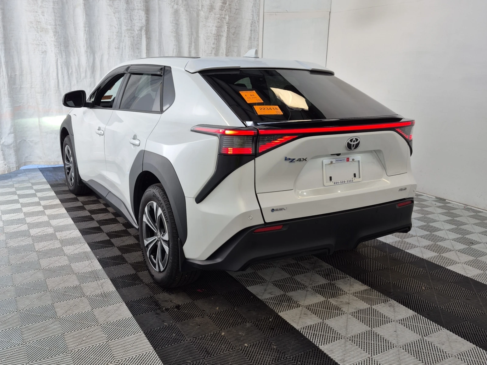 Toyota bZ4X LE, снимка 3 - Автомобили и джипове - 54934619