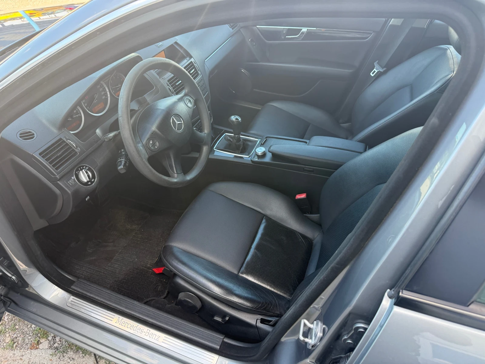 Mercedes-Benz C 220 2.2CDI, снимка 12 - Автомобили и джипове - 54976246