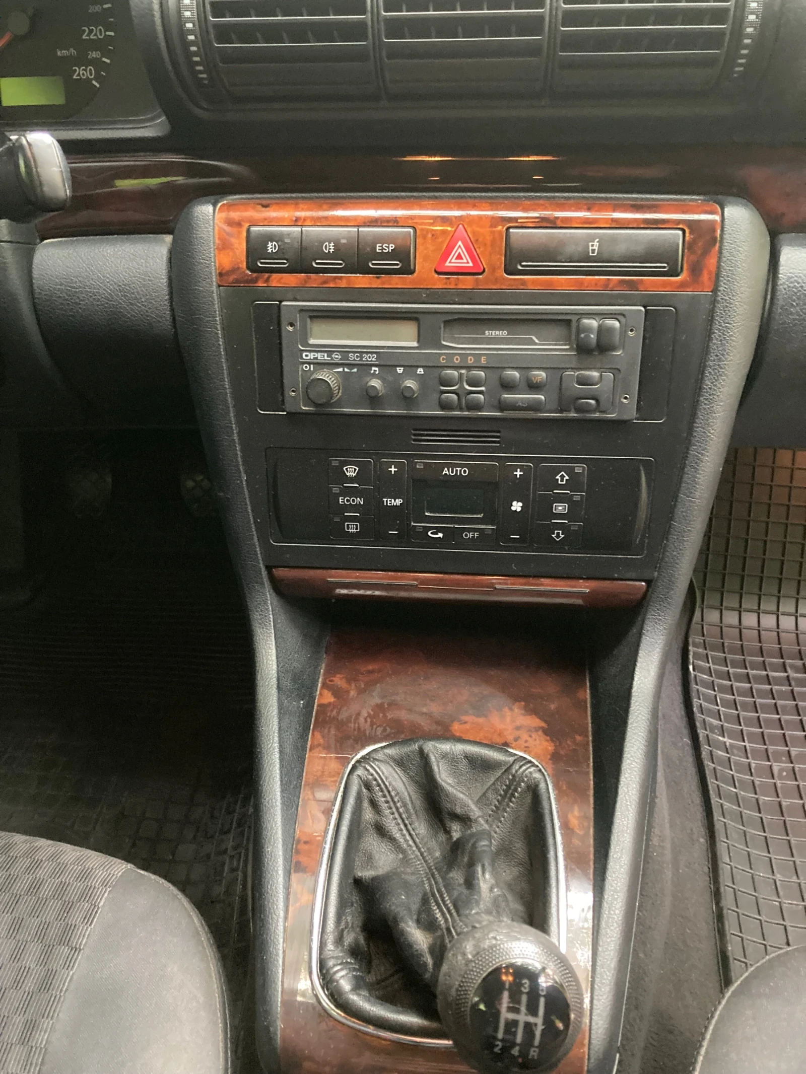 Audi A4 1.9, снимка 8 - Автомобили и джипове - 55118095