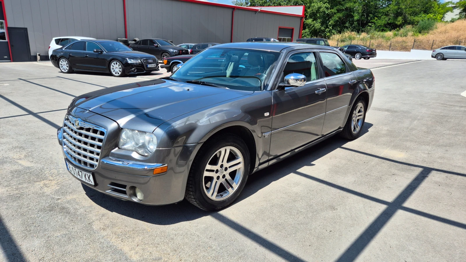 Chrysler 300c, снимка 2 - Автомобили и джипове - 55645873