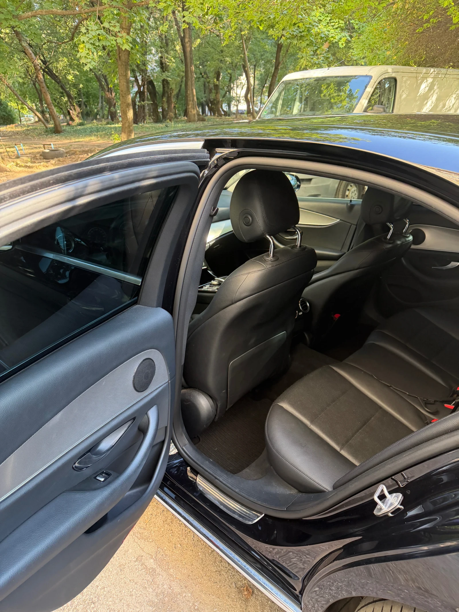 Mercedes-Benz E 220, снимка 3 - Автомобили и джипове - 55531578