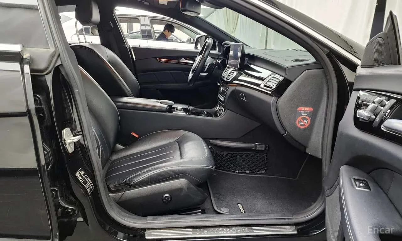 Mercedes-Benz CLS 250 4MATIC AMG Line, снимка 11 - Автомобили и джипове - 55707988