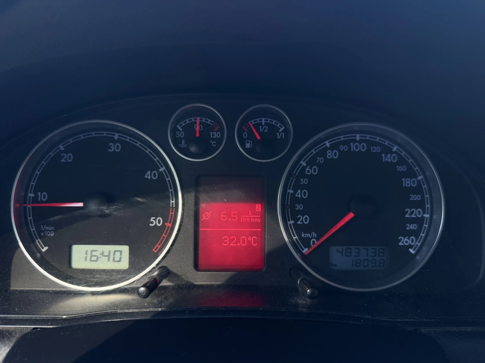 VW Passat 1.9TDI, снимка 12 - Автомобили и джипове - 55962138