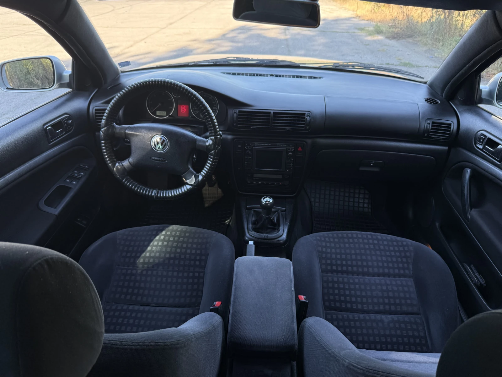 VW Passat 1.9TDI, снимка 8 - Автомобили и джипове - 55962138