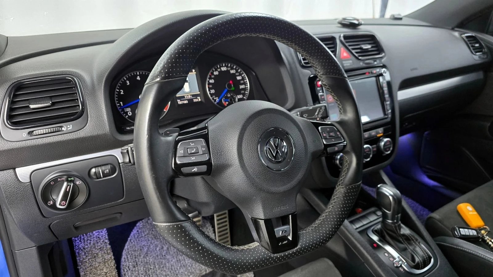 VW Scirocco, снимка 12 - Автомобили и джипове - 56706435