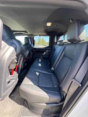 Toyota Tacoma 4WD TRD Sport Hybrid Double Cab 5' Bed AT, снимка 17