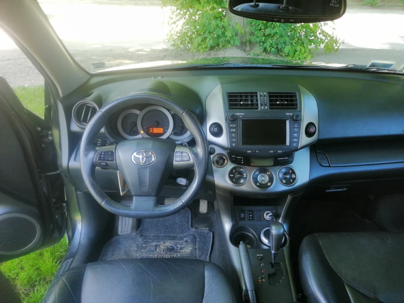 Toyota Rav4, снимка 5 - Автомобили и джипове - 46930761