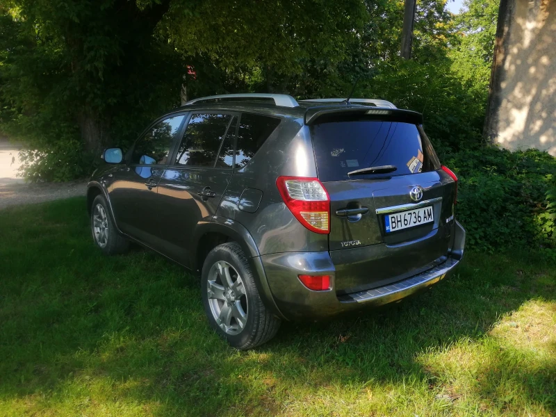 Toyota Rav4, снимка 2 - Автомобили и джипове - 46930761