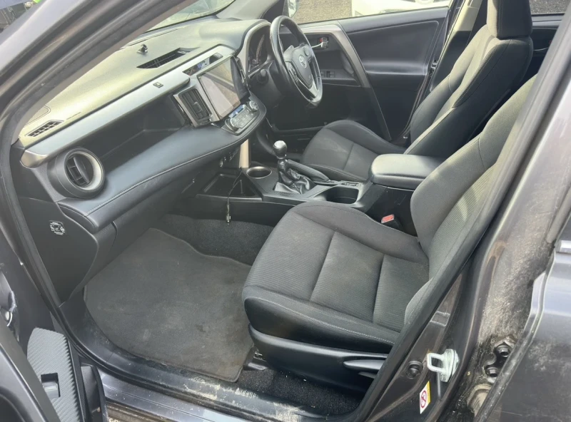 Toyota Rav4 2.2d4d 150 кс На части!, снимка 8 - Автомобили и джипове - 53289978