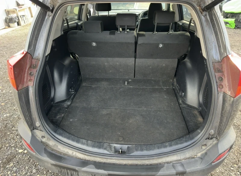 Toyota Rav4 2.2d4d 150 кс На части!, снимка 11 - Автомобили и джипове - 53289978