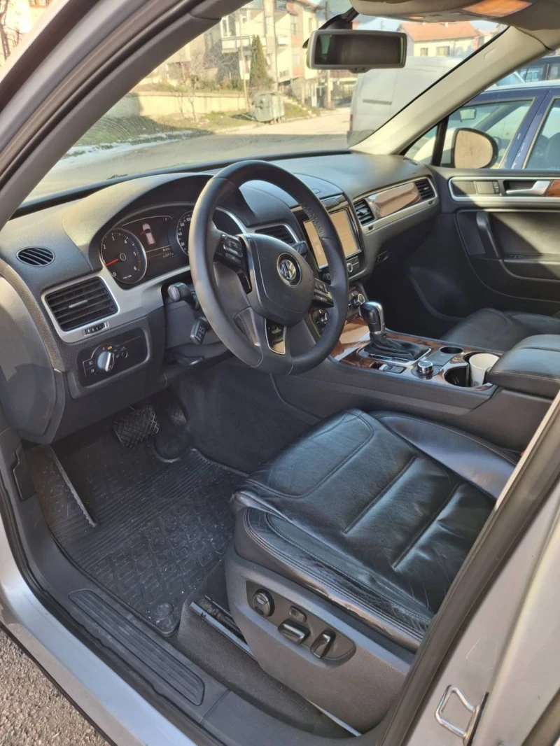 VW Touareg 3.0 дизел, снимка 6 - Автомобили и джипове - 53161959