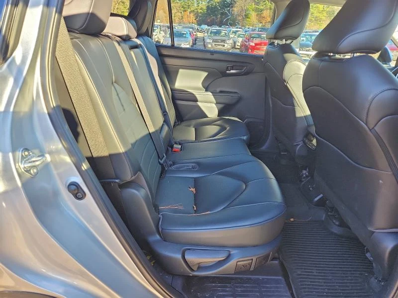 Toyota Highlander 2.4L 4 All wheel drive - изображение 3