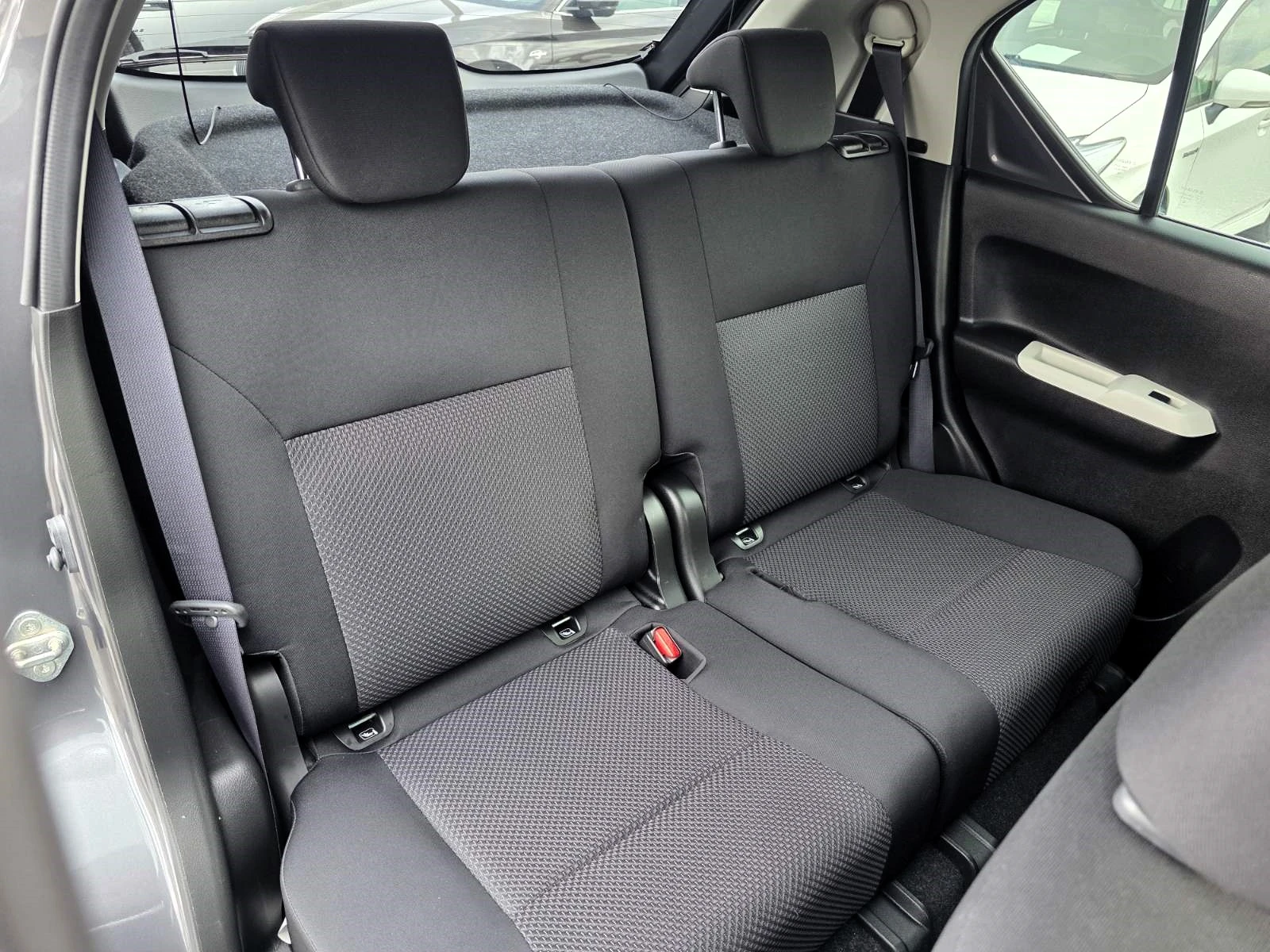 Suzuki Ignis 1.2hybrid/4WD-allgrip/iTop, снимка 12 - Автомобили и джипове - 53925801