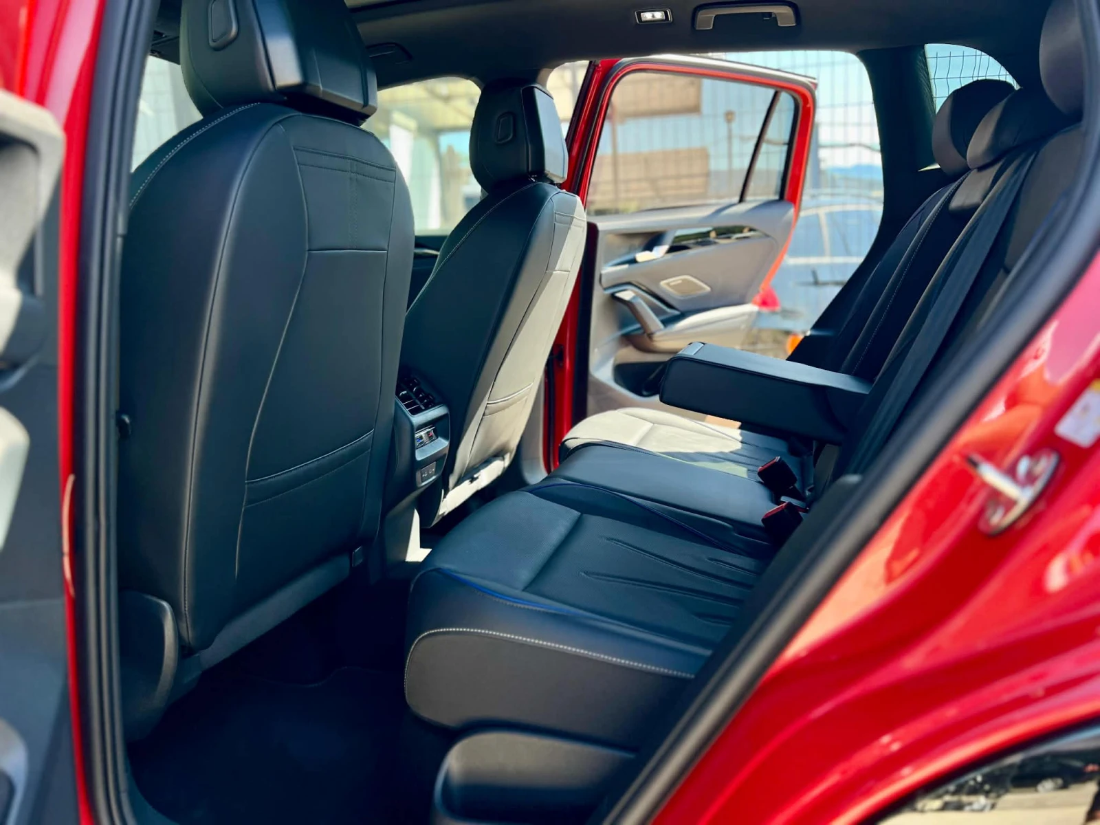 VW Tiguan, снимка 8 - Автомобили и джипове - 54090981