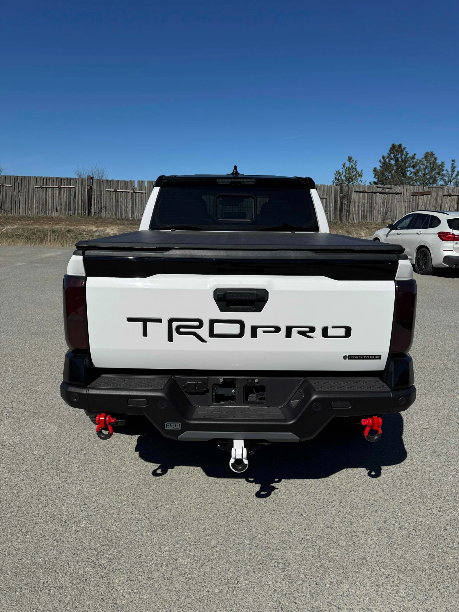 Toyota Tacoma 4WD TRD Sport Hybrid Double Cab 5' Bed AT, снимка 4 - Автомобили и джипове - 54176294