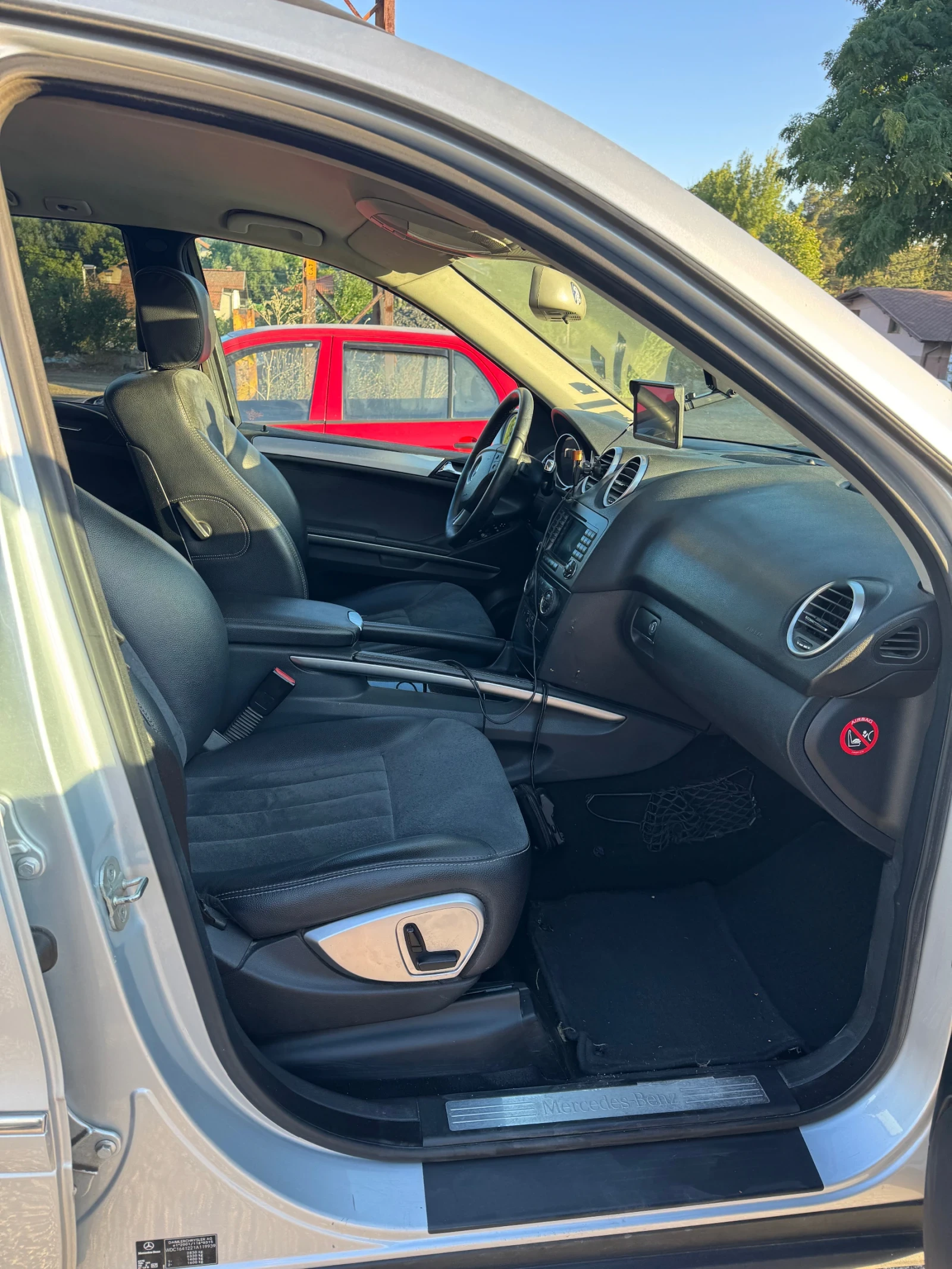 Mercedes-Benz ML 320, снимка 7 - Автомобили и джипове - 54179149