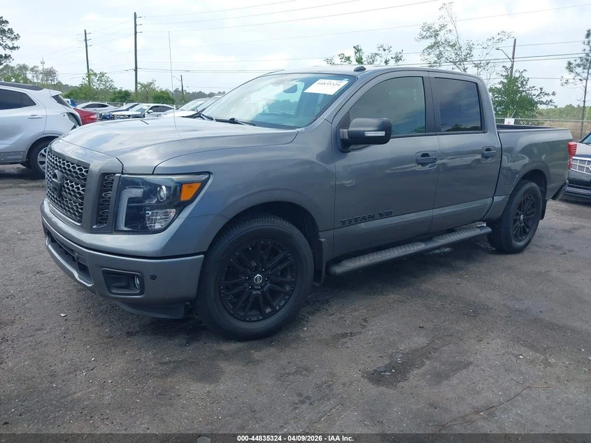 Nissan Titan crew cab 5.6l Titan Sv, снимка 2 - Автомобили и джипове - 54360857