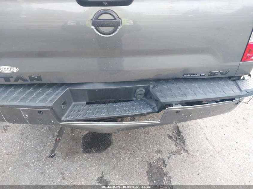 Nissan Titan crew cab 5.6l Titan Sv, снимка 6 - Автомобили и джипове - 54360857