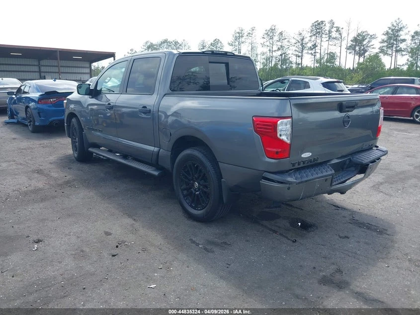 Nissan Titan crew cab 5.6l Titan Sv, снимка 3 - Автомобили и джипове - 54360857