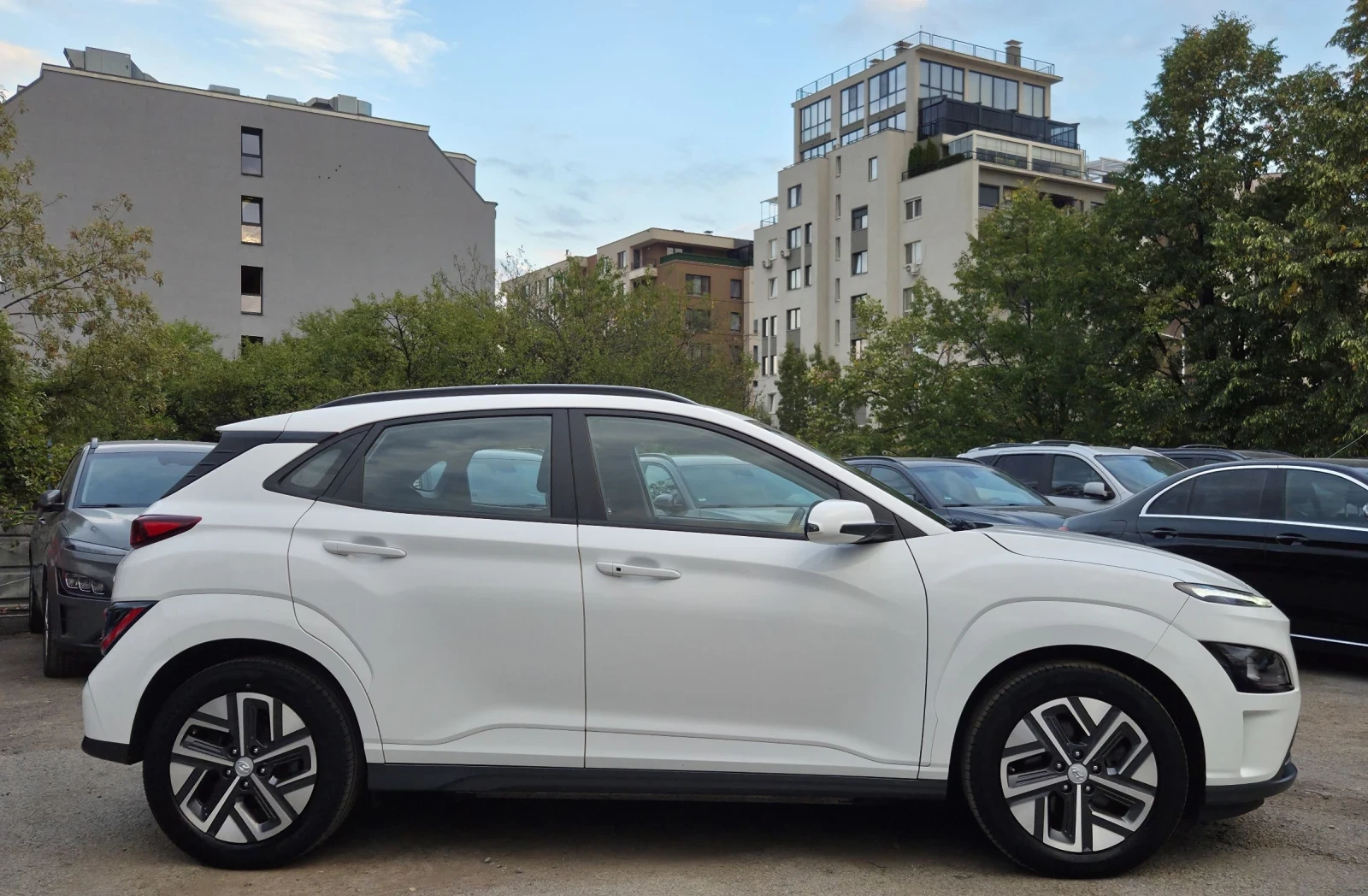 Hyundai Kona SOH100%/64KWh/ГАРАНЦИОННА, снимка 2 - Автомобили и джипове - 54990969