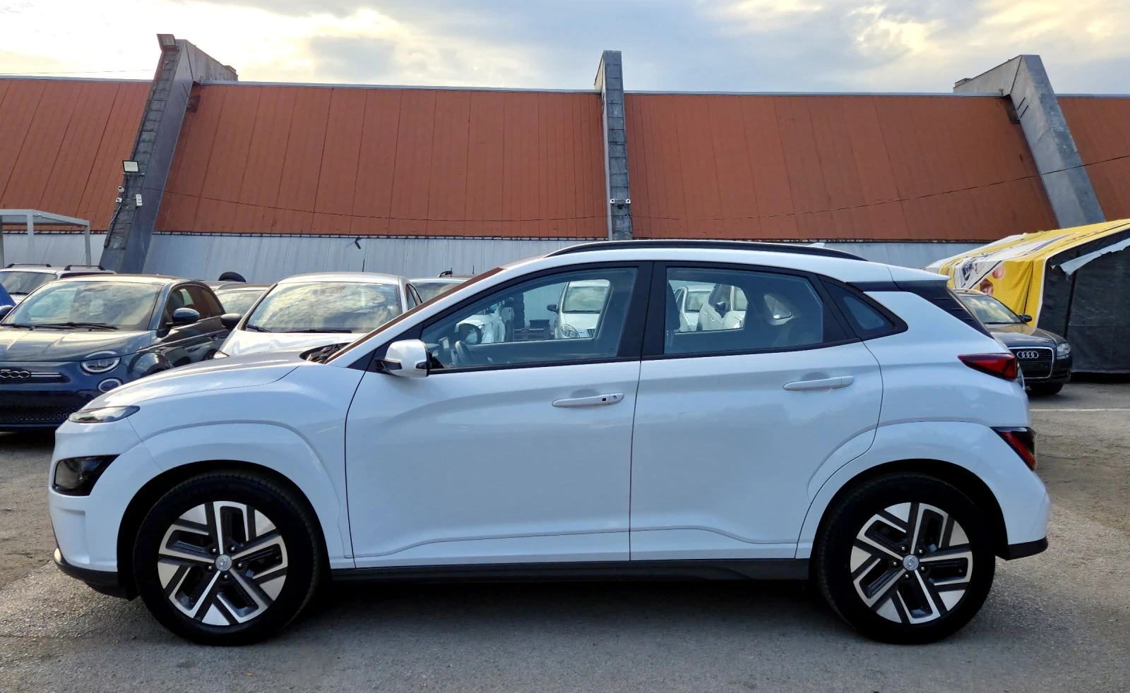 Hyundai Kona SOH100%/64KWh/ГАРАНЦИОННА, снимка 5 - Автомобили и джипове - 54990969